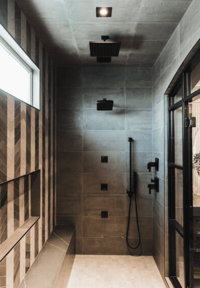idées de salles de bains sombres douche à l'italienne