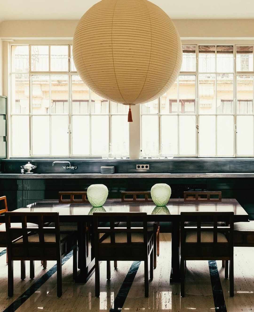 Idées de centres de table pour la salle à manger avec des vases décoratifs