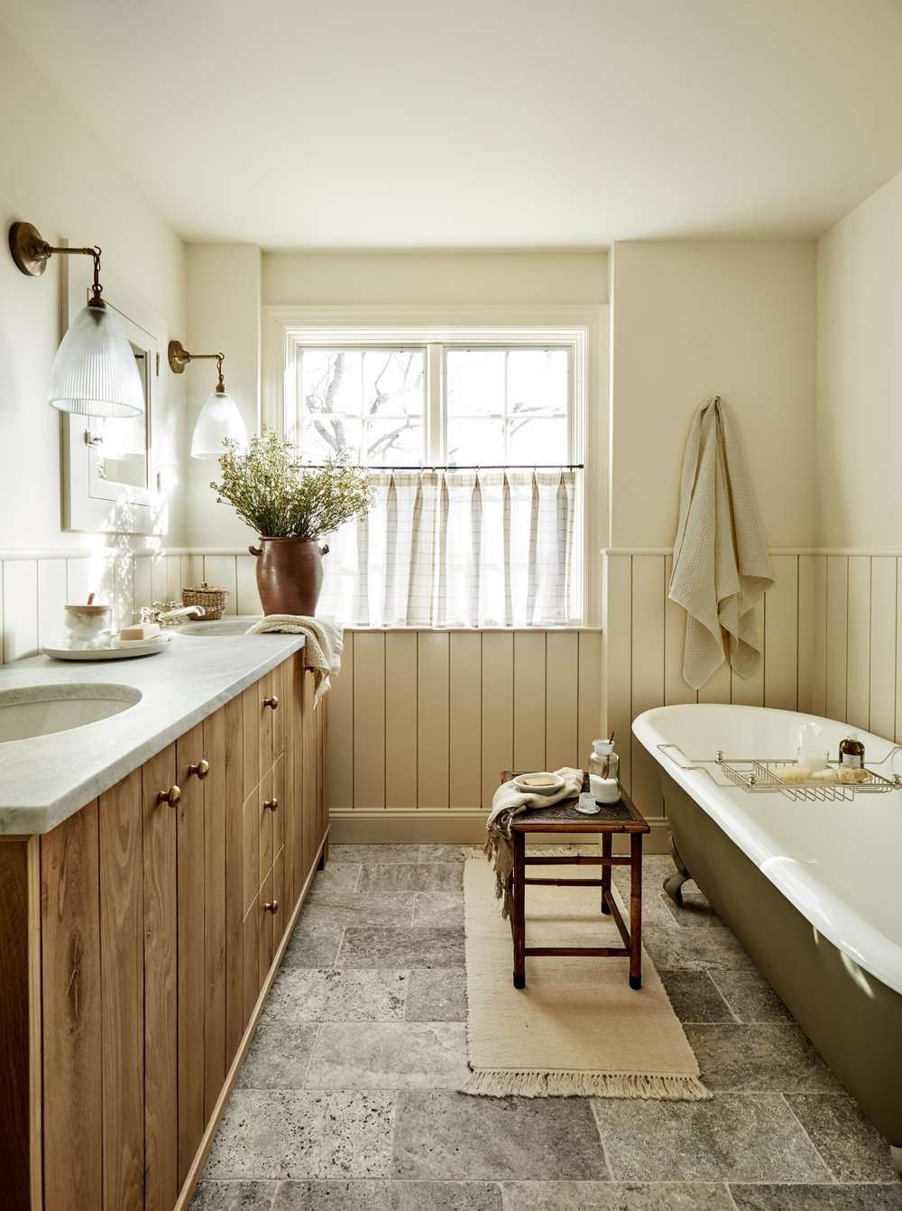 salle de bain en shiplap beige