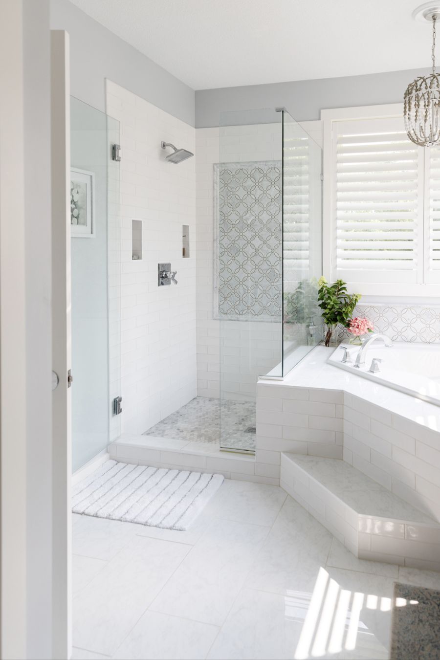 gray and white bathroom tiles