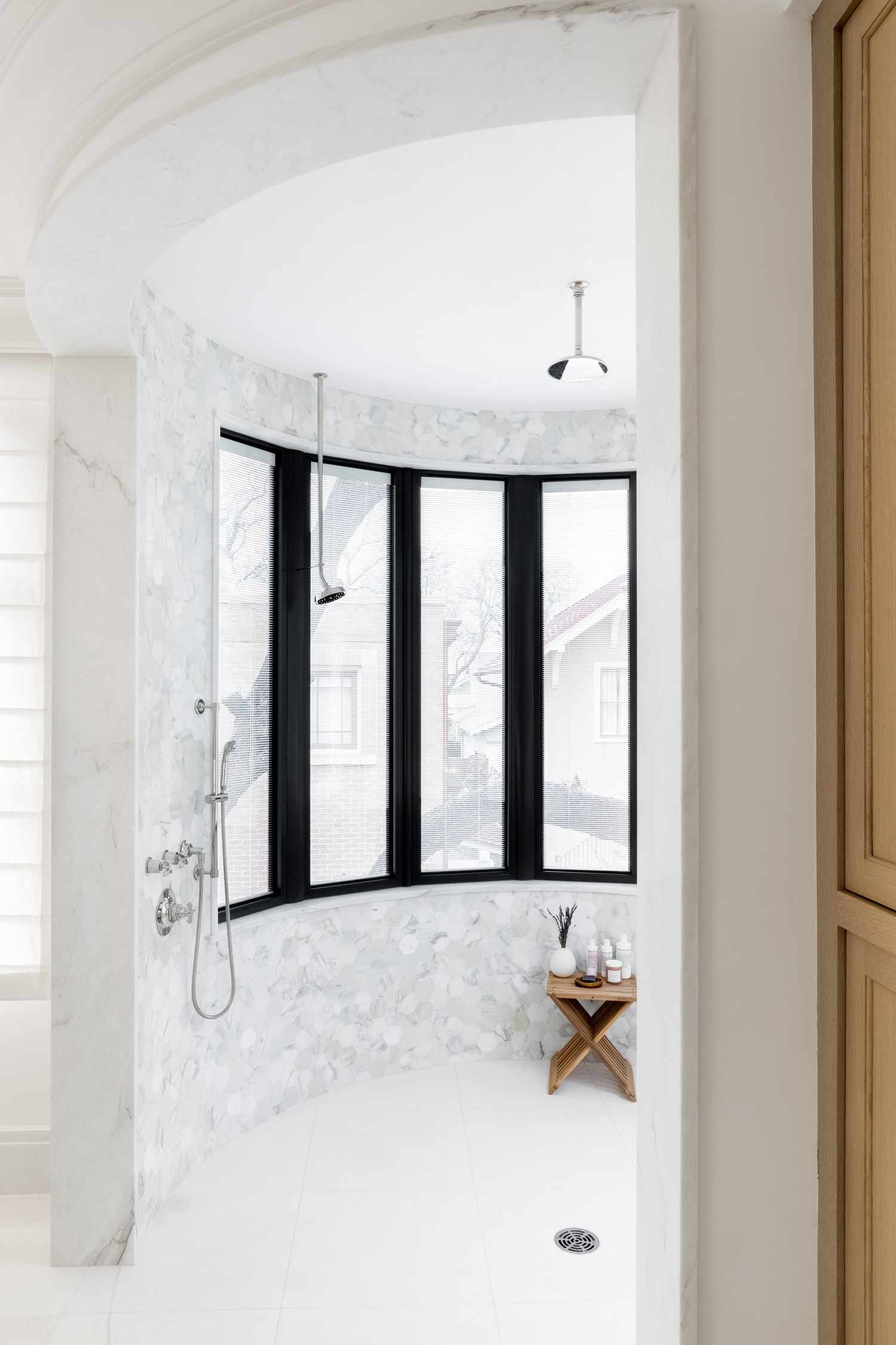 salle de bain victorienne de luxe avec bow-window