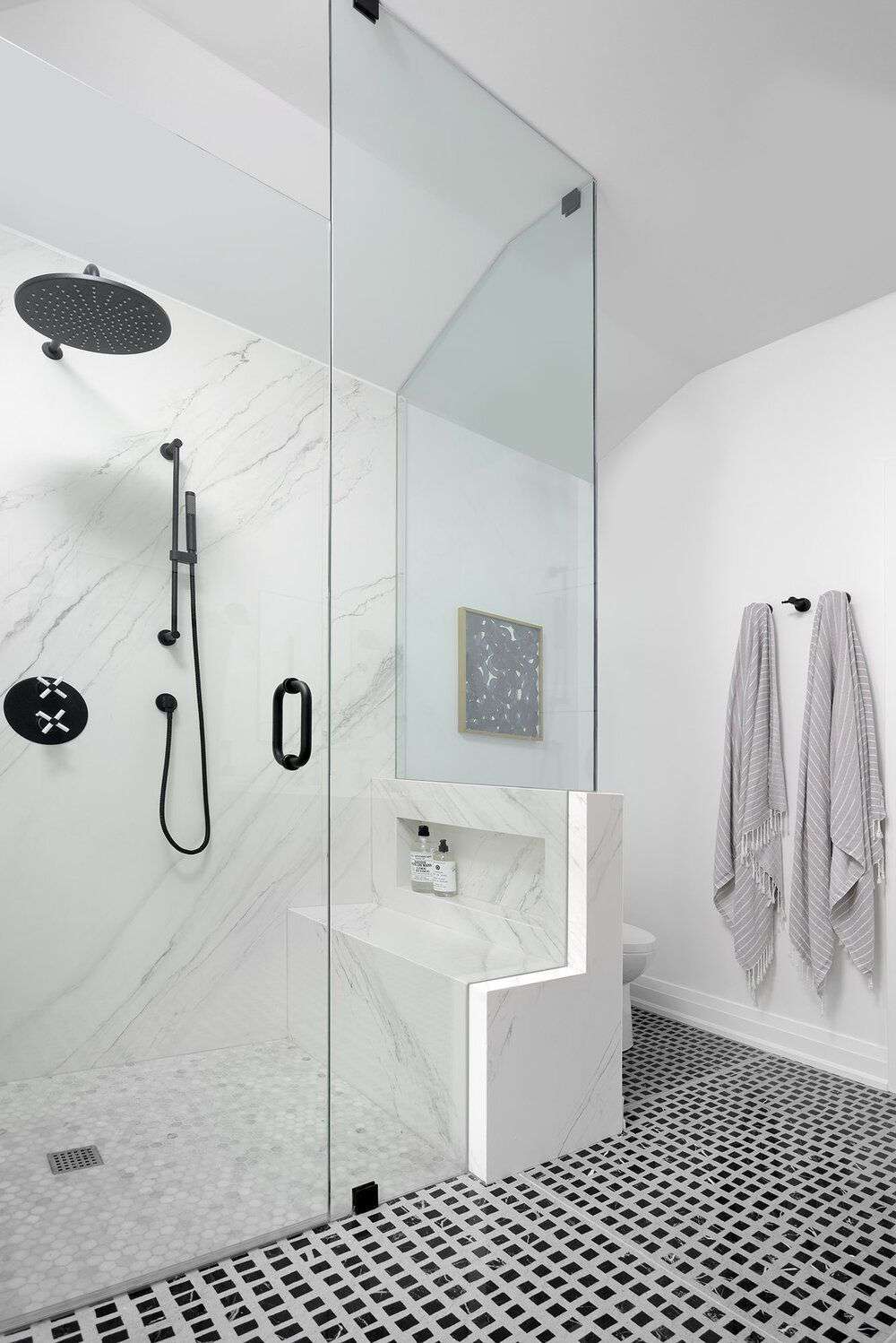banc de douche moderne pour salle de bain